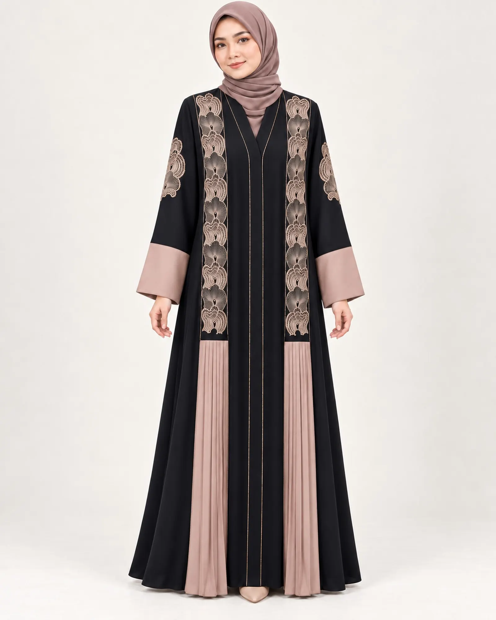 Samara Renda warna Hitam dikenakan model